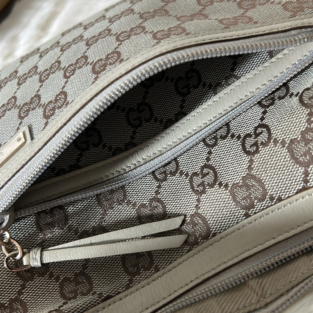 GUCCI Tan GG Canvas Shoulder Bag - Picture 6 of 12